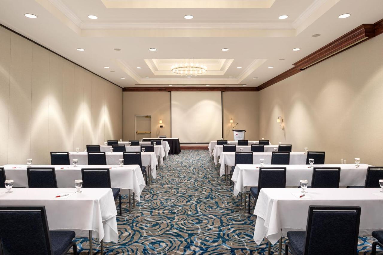 Marriott Inner Harbour Hotel 4*