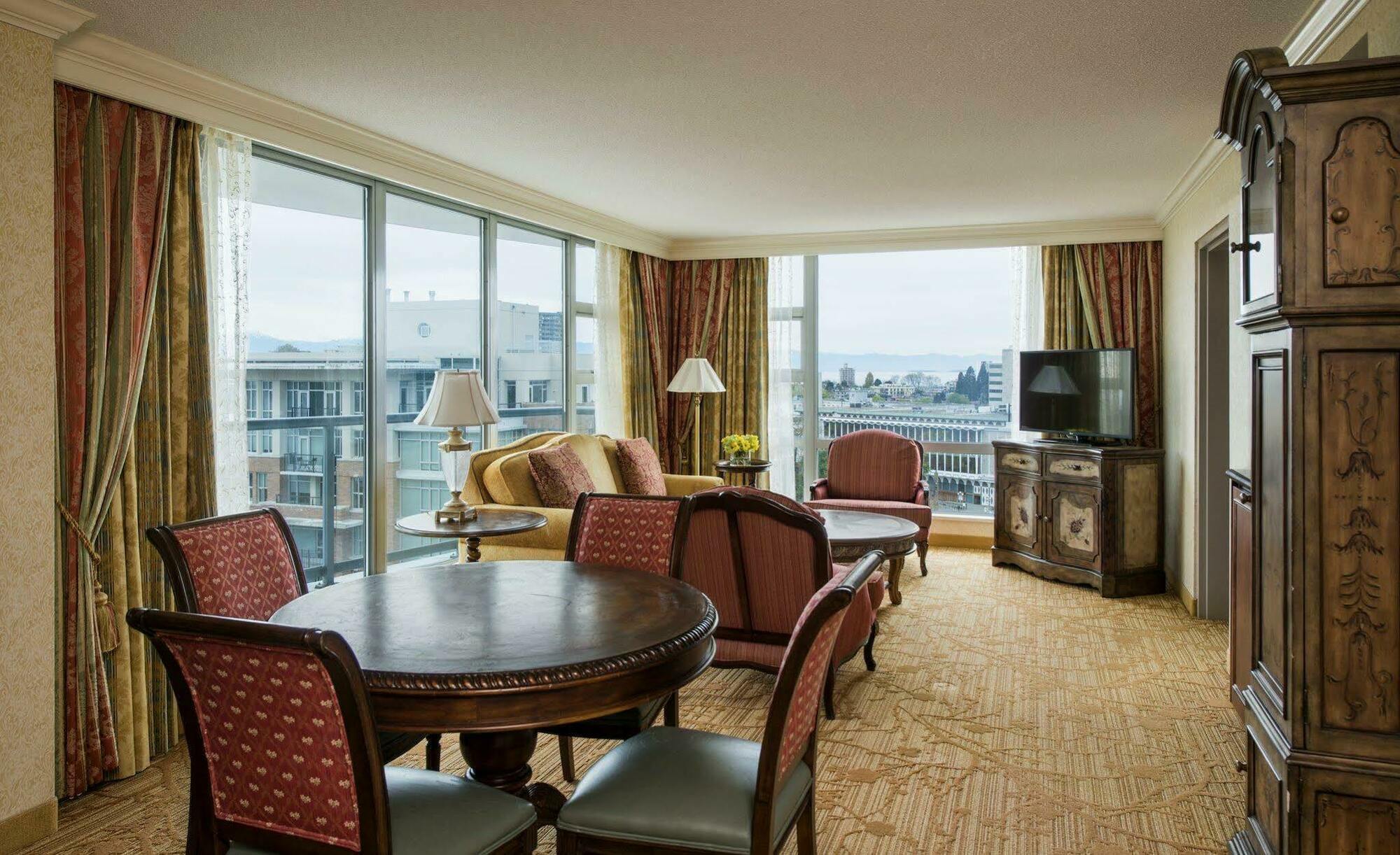 Hotel Marriott Inner Harbour 4*